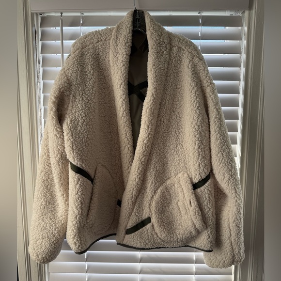 Olive Green Puffer Jacket with Plush Lining - Picture 3 of 5